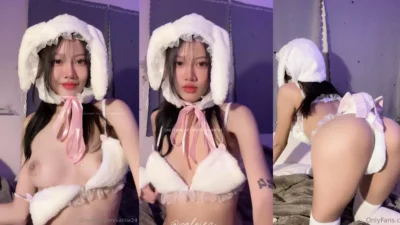 คลิปหลุดมาใหม่ valnie24 วาวนี่ใส่ชุดกระต่ายขาวสุดแบ๊ว แต่สายตานี่แม่งเงี่ยนชิบหาย เดินเข้ากล้องมายั่วเบา ๆ แล้วกระซิบว่าขอคนใจดีช่วยเย็ดให้หายเงี่ยน หน้าตาน่ารักแต่พูดแต่ละคำแม่งล่อหำเต็มแรง หีสั่นรอให้แทงไม่พัก